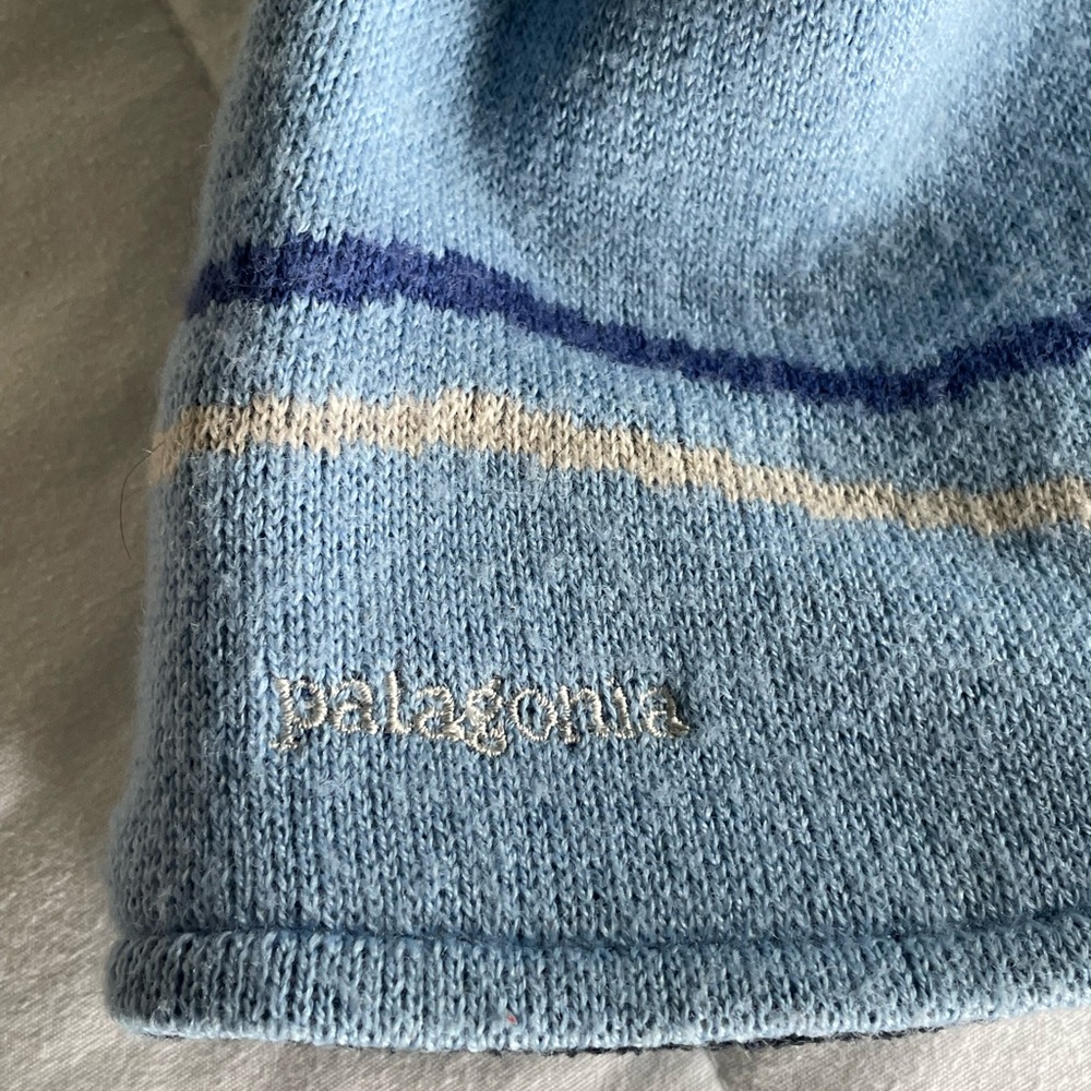 PATAGONIA Wool Blend Knit Beanie Winter Hat One Size Butterfly Detail EUC - Picture 7 of 7